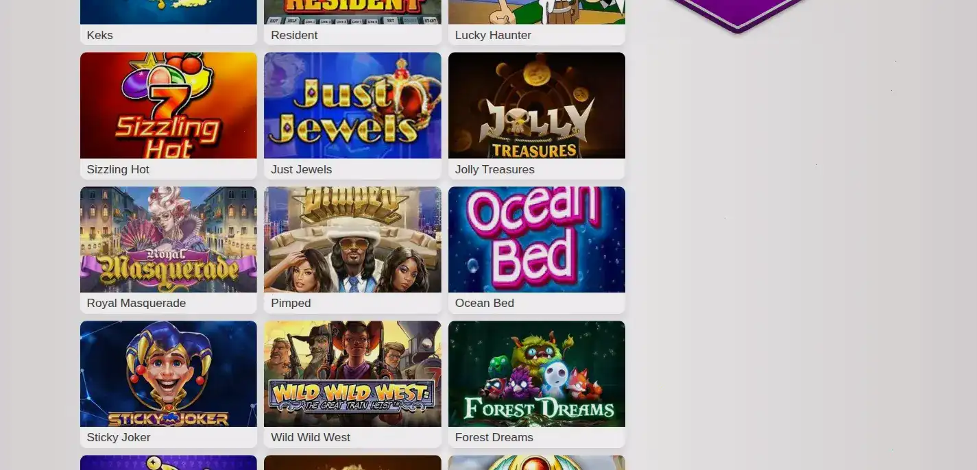 Мобильная версия казино Монро на экране смартфона